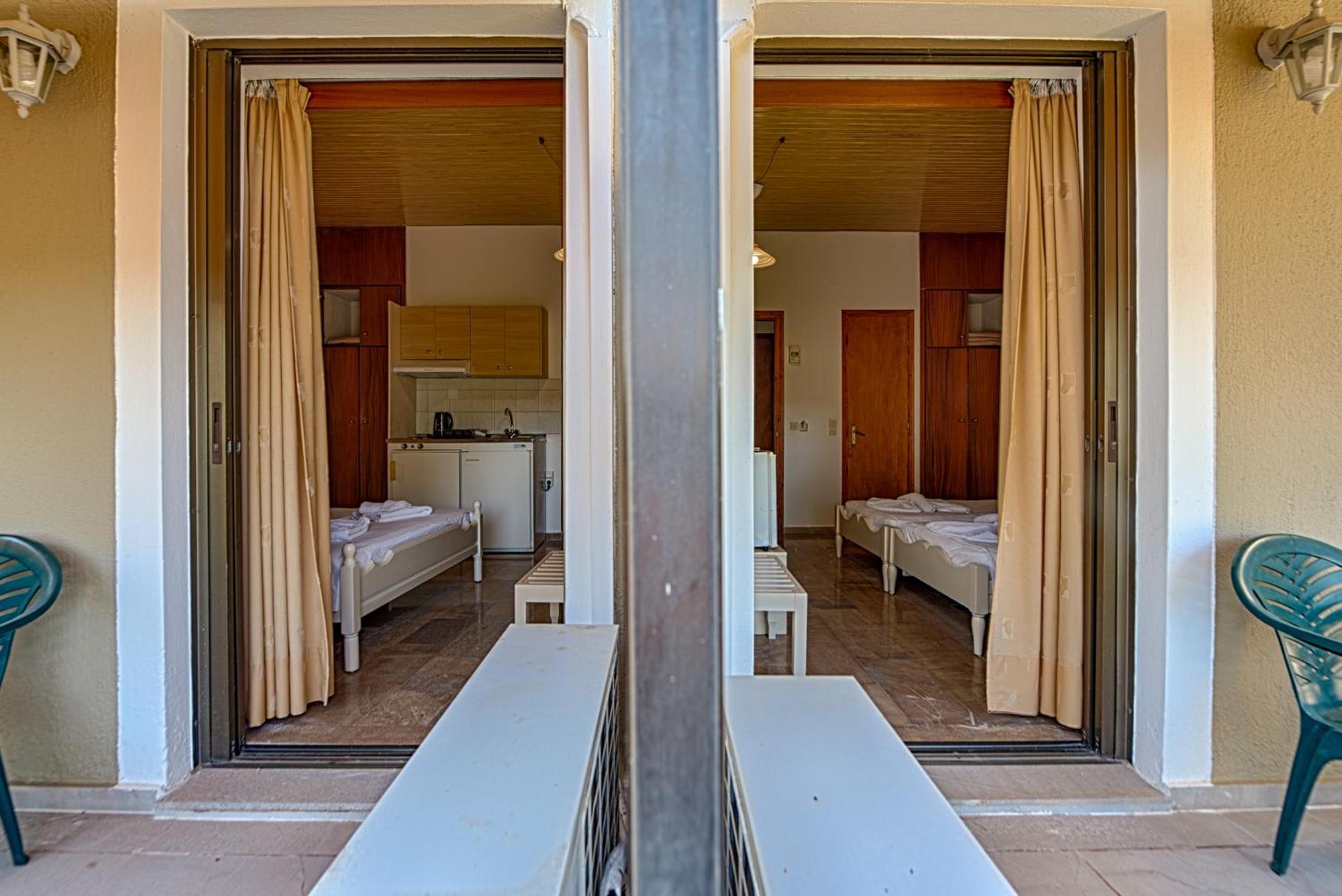 Ionis Hotel Troianata Phòng bức ảnh