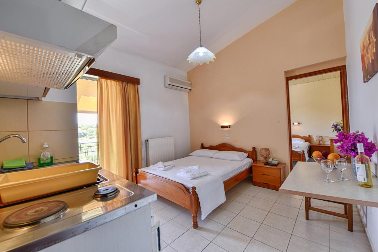 Ionis Hotel Troianata Ngoại thất bức ảnh